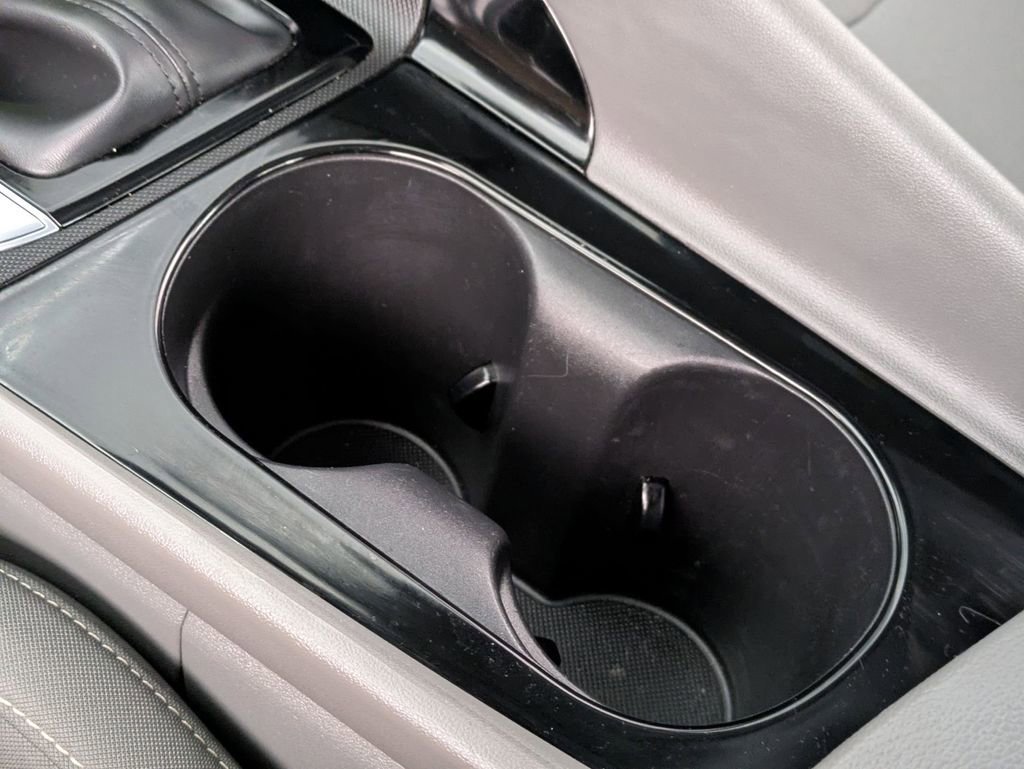 Used 2025 Hyundai Elantra SEL image 19