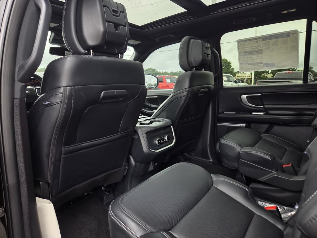 New 2026 Ford Expedition Max Platinum w/ Stealth Appearance Package AWD/4WD image 34