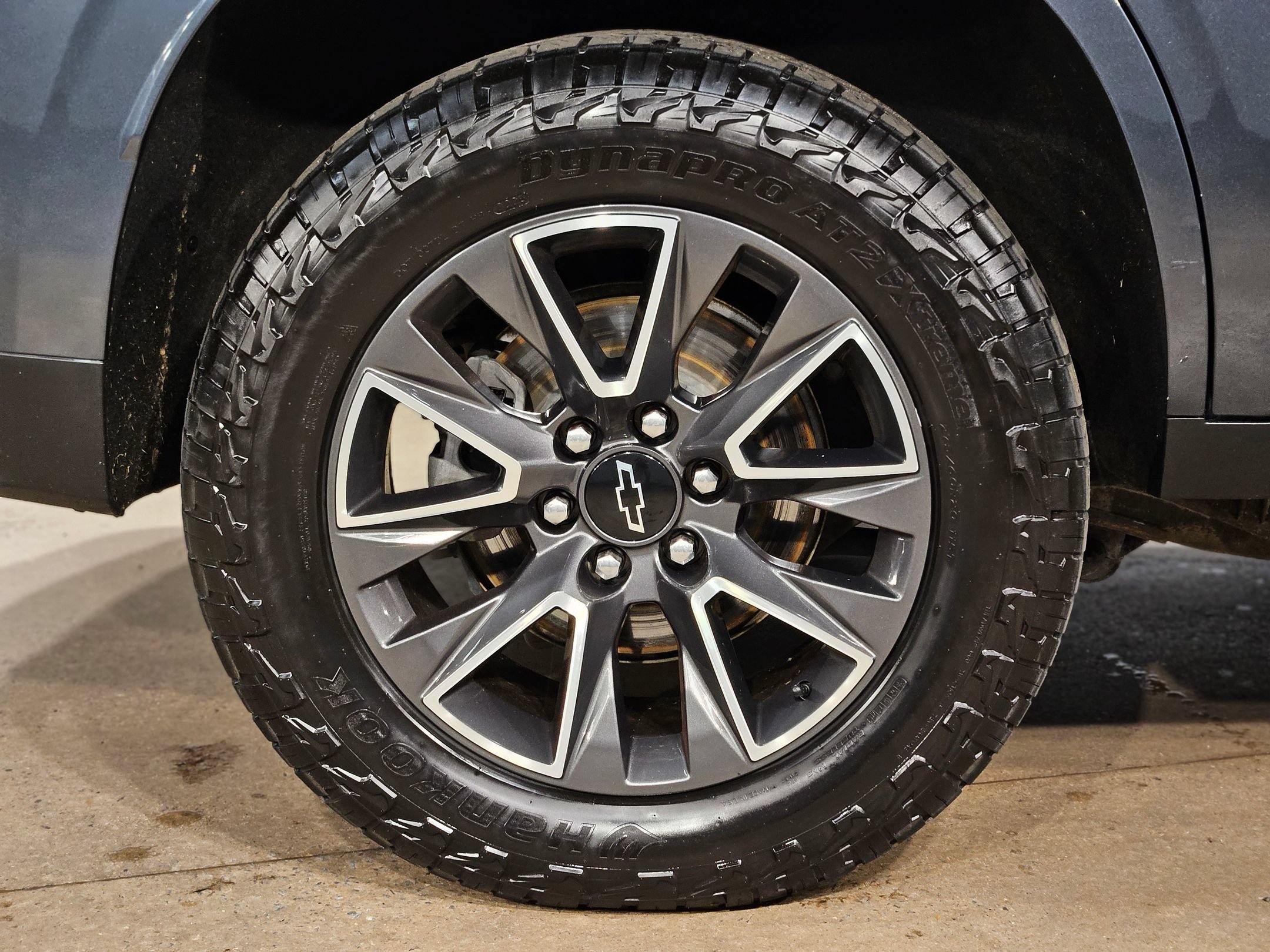 Used 2021 Chevrolet Tahoe Z71 w/ Luxury Package AWD/4WD image 17