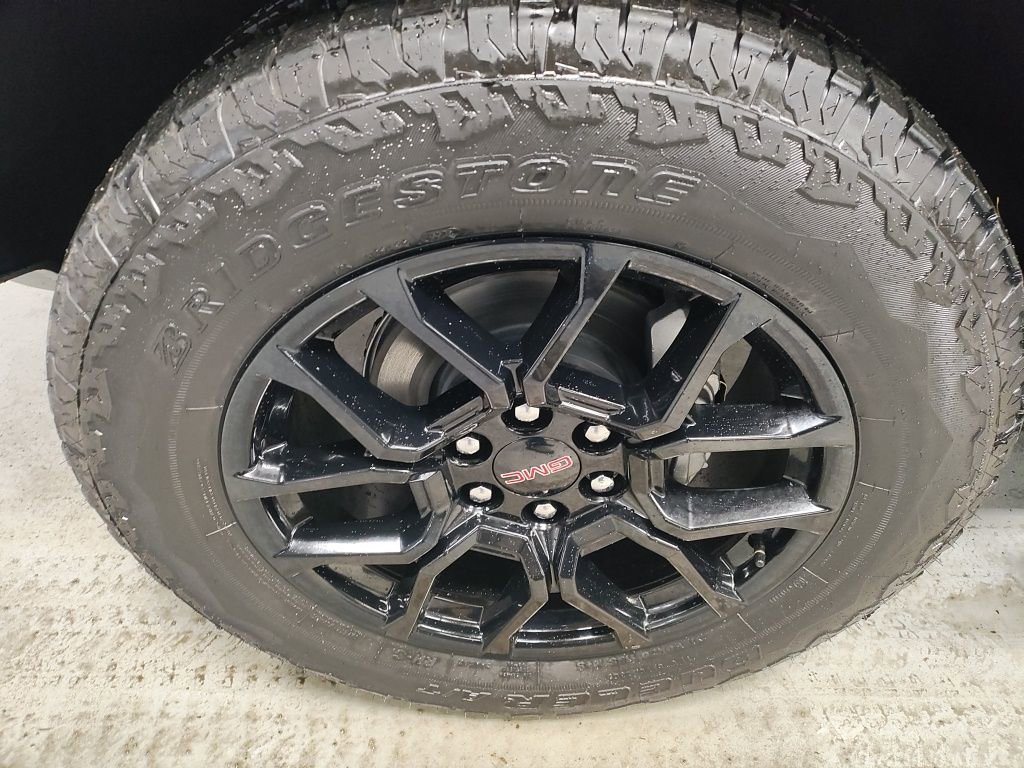 New 2026 GMC Canyon Elevation w/ Convenience Package image 17