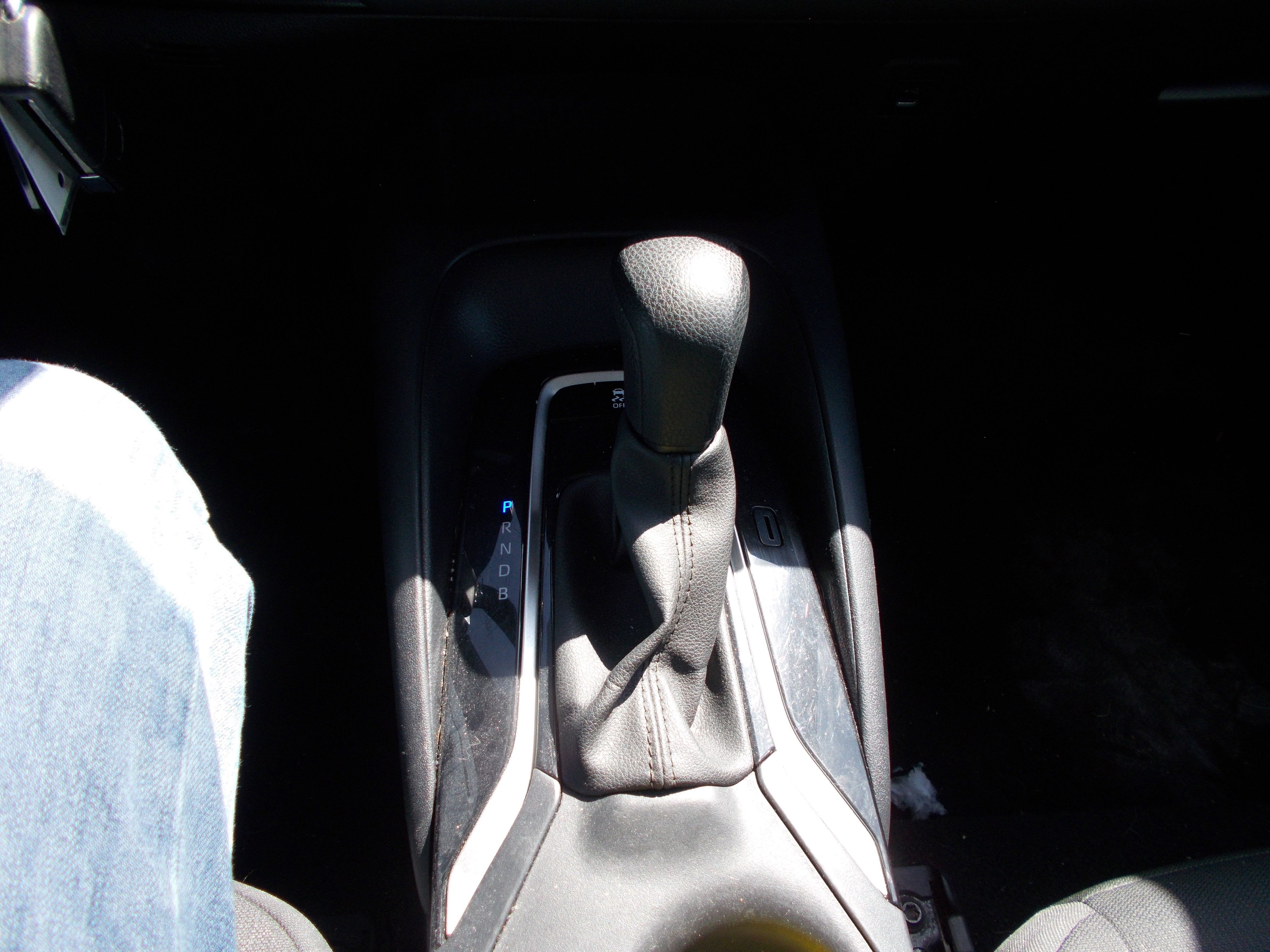 Used 2024 Toyota Corolla LE FWD image 16
