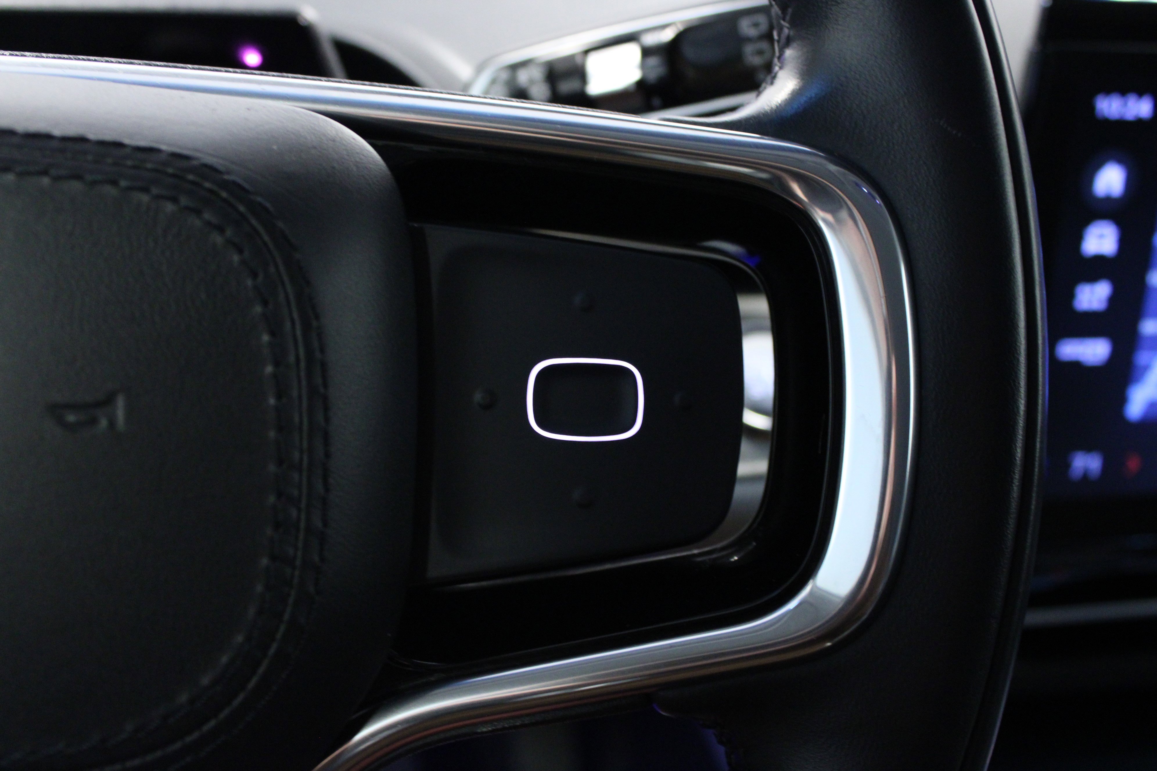 Used 2024 Lincoln Nautilus Reserve image 21