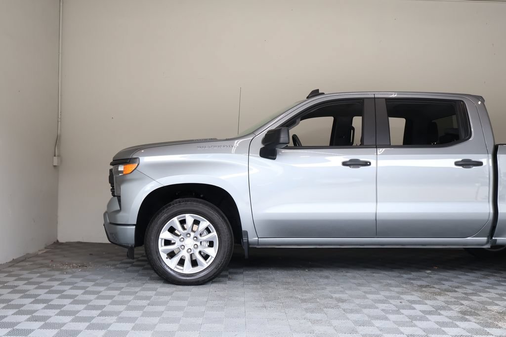 Used 2025 Chevrolet Silverado 1500 Custom RWD image 8