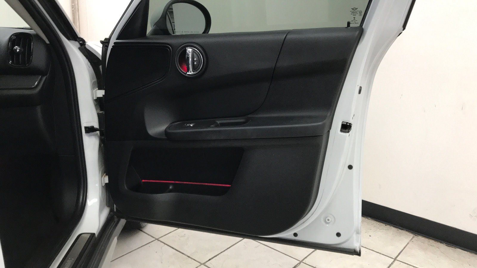Used 2019 MINI Cooper Countryman w/ Storage Package FWD image 16