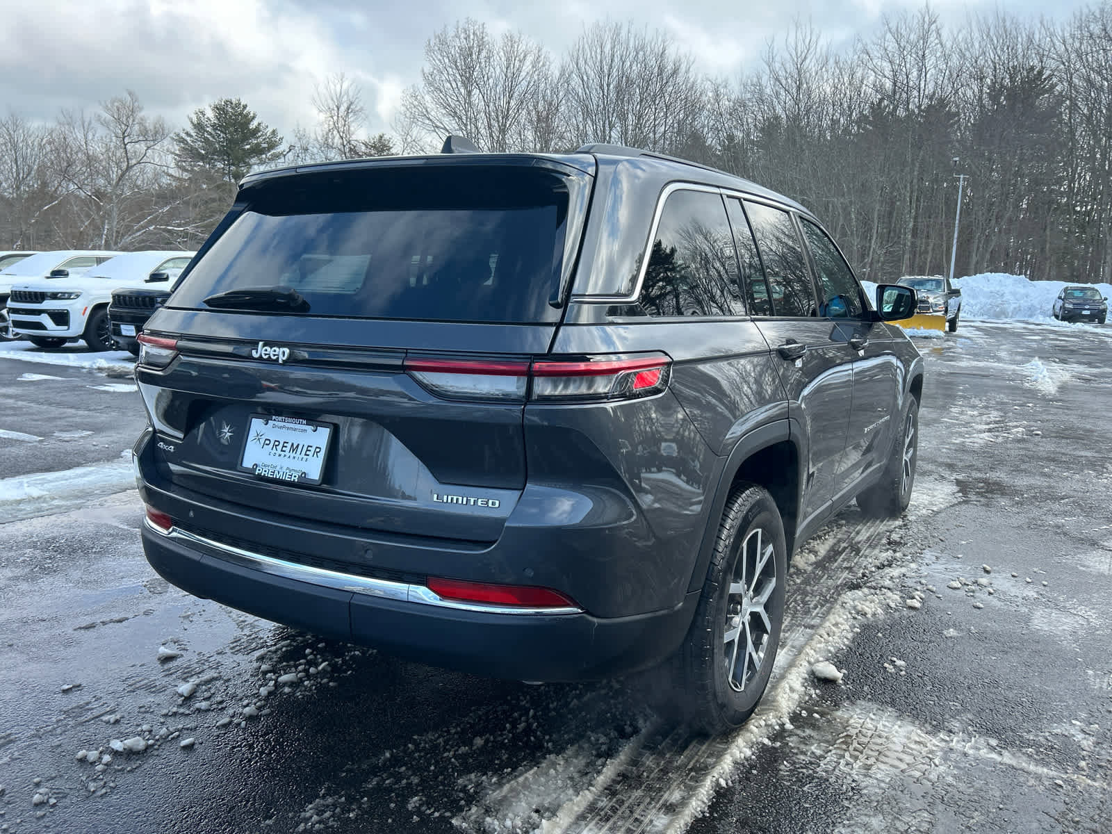 Used 2025 Jeep Grand Cherokee Limited w/ Trailer Tow Package image 5