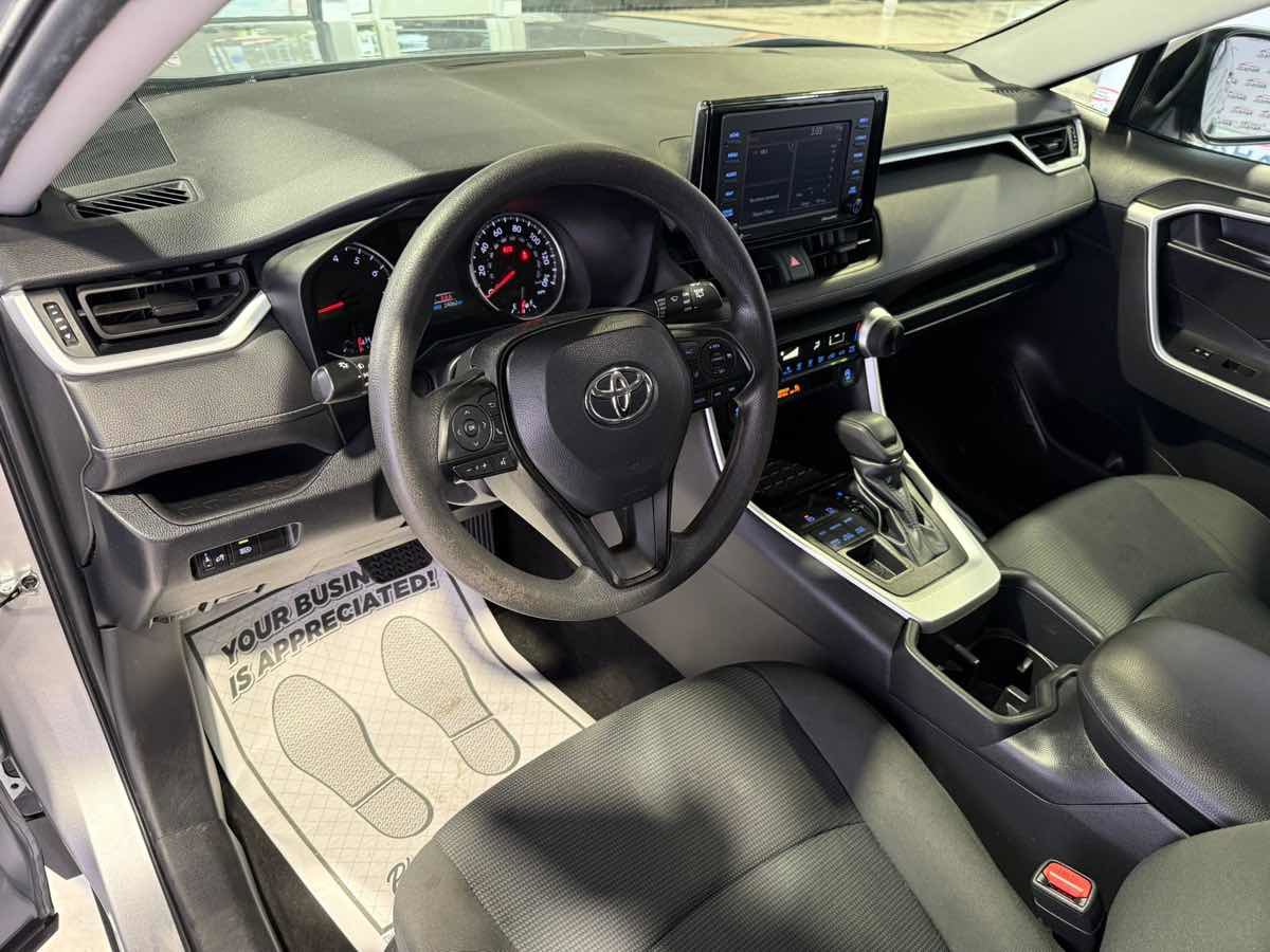 Used 2022 Toyota RAV4 LE image 44