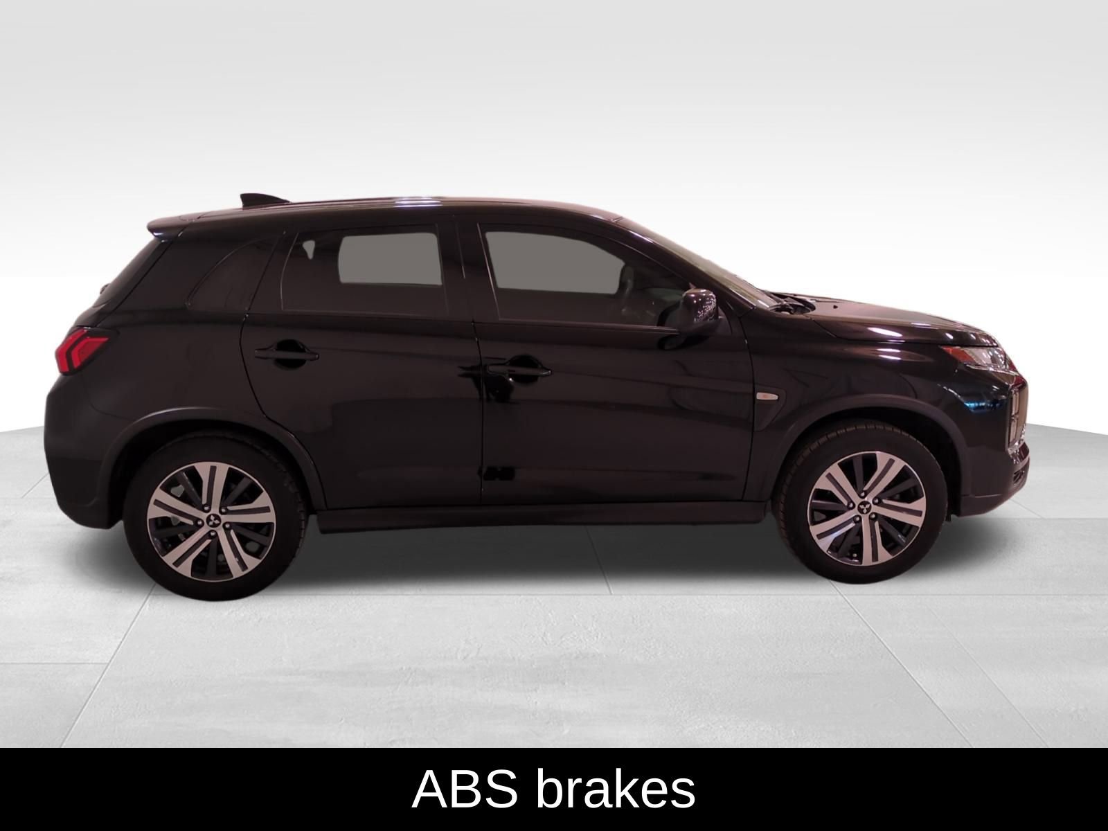 Used 2022 Mitsubishi Outlander Sport ES image 3