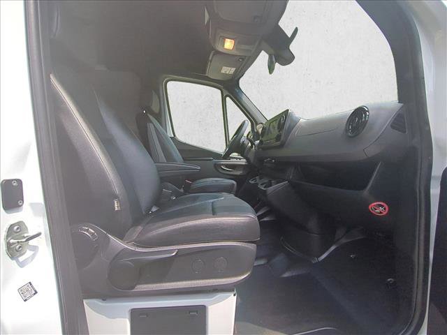 Used 2023 Mercedes-Benz Sprinter 2500 image 19