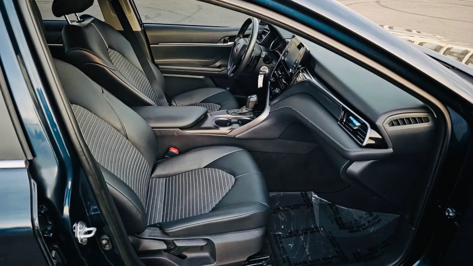 Used 2021 Toyota Camry SE image 11