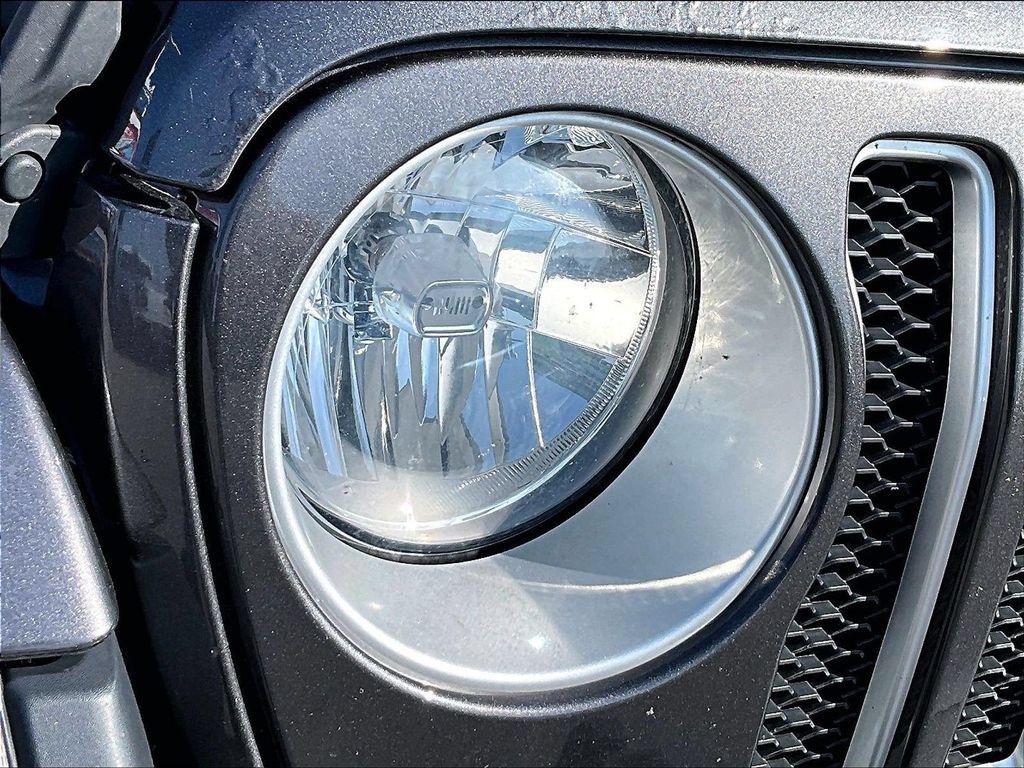 Used 2019 Jeep Wrangler Unlimited Sahara w/ Uconnect 4C Nav & Sound Group AWD/4WD image 30