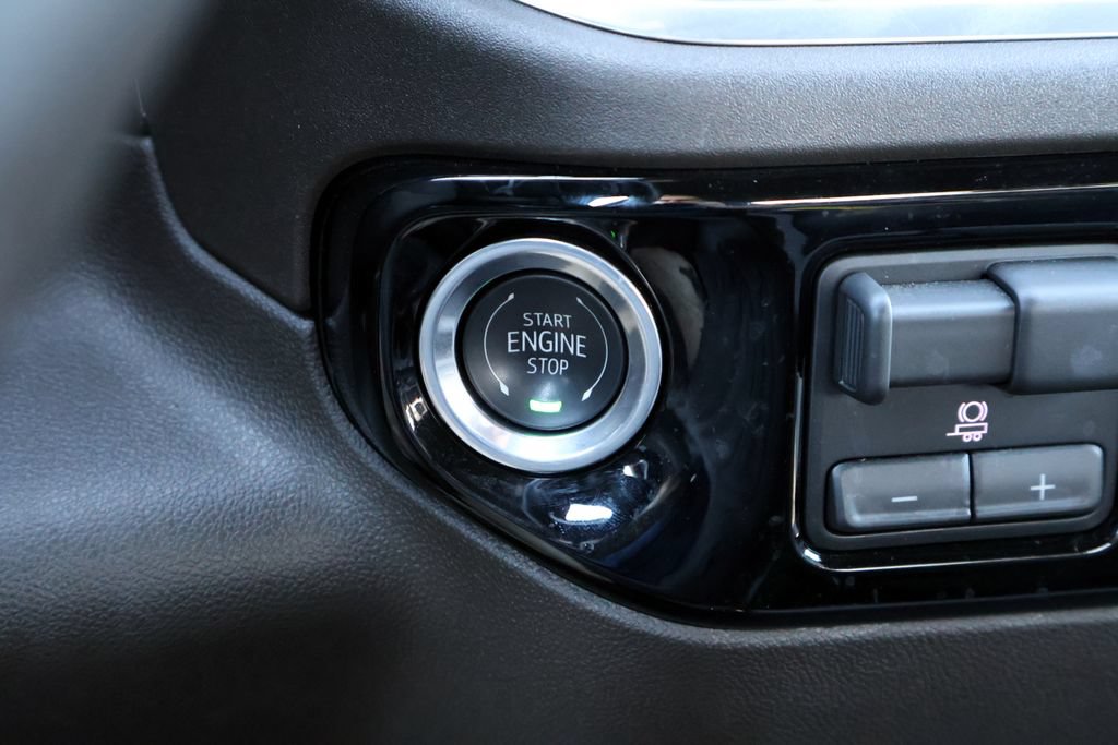 Used 2026 Chevrolet Silverado 1500 LT RWD image 9