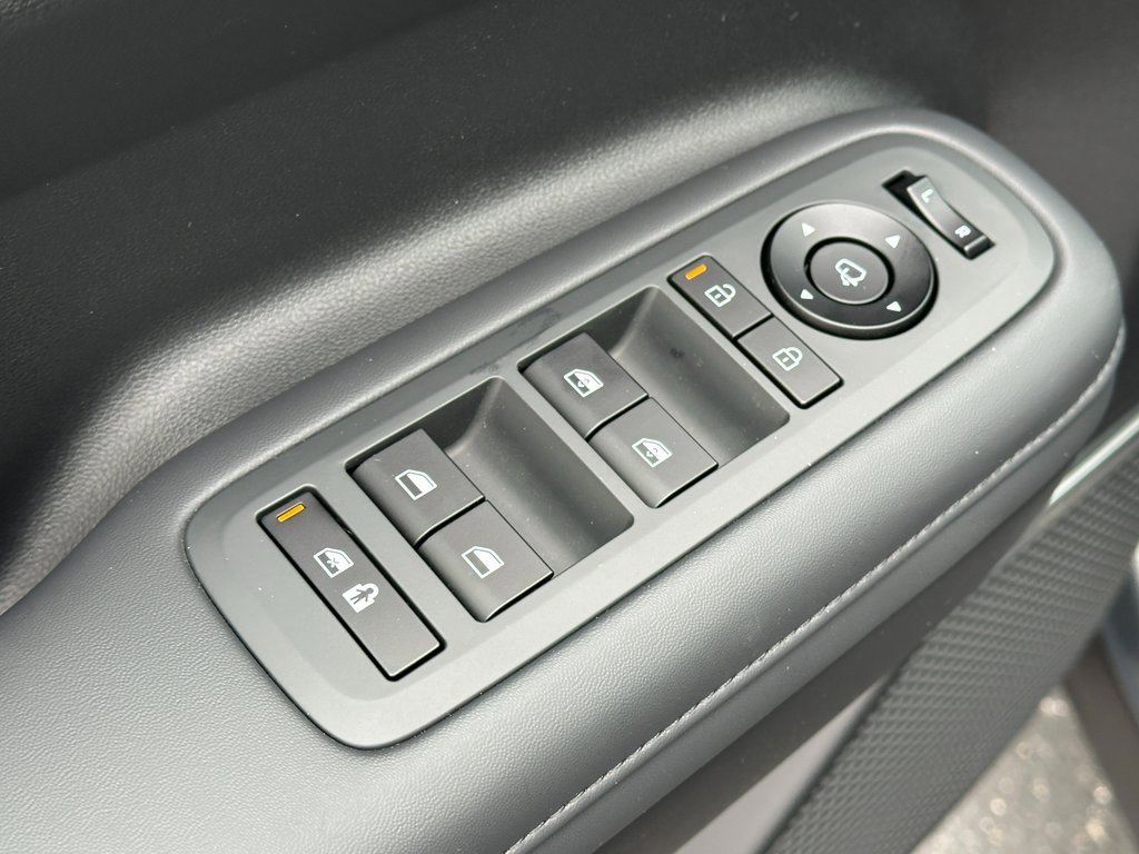 Certified 2025 Hyundai Santa Fe Limited image 31