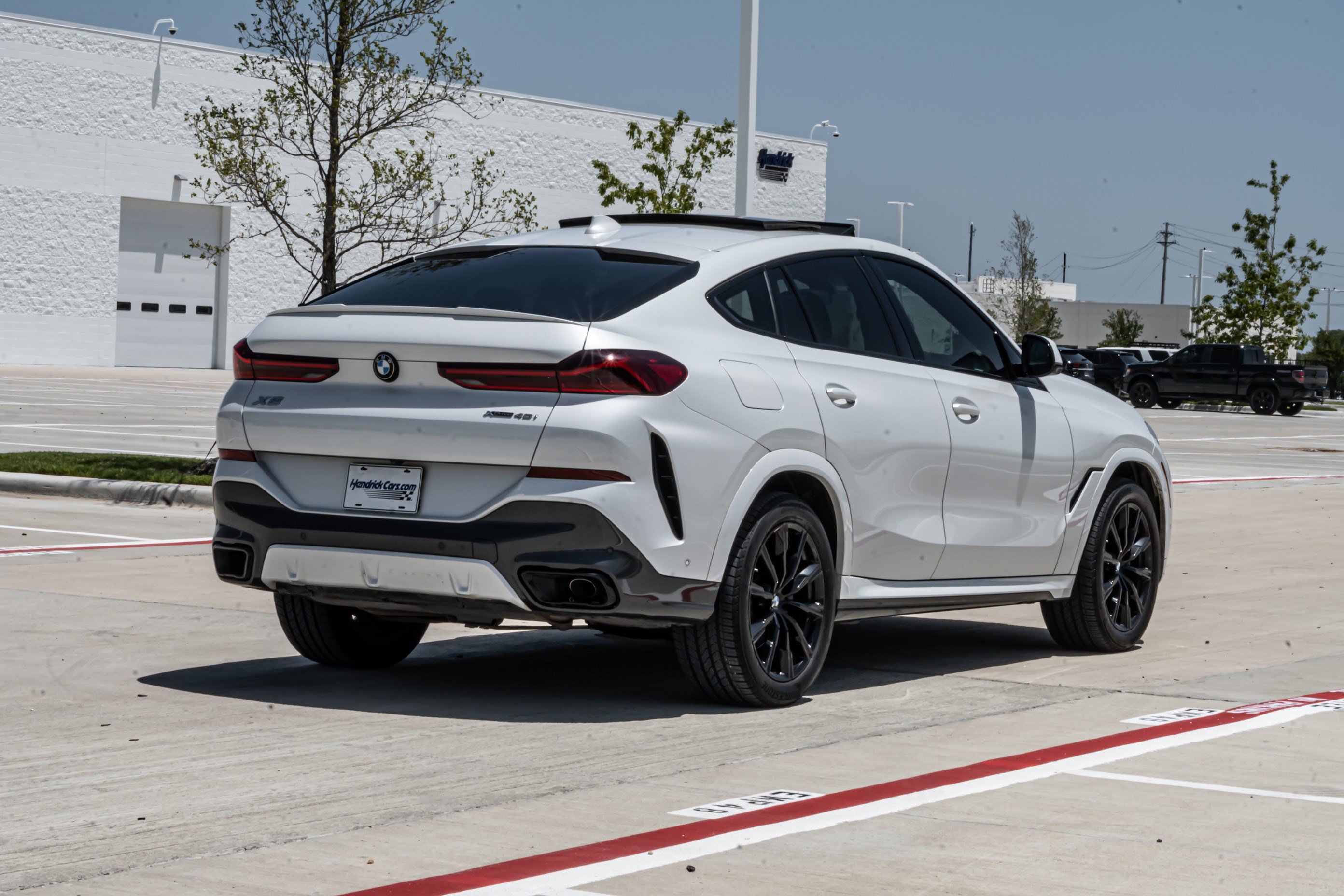 Used 2021 BMW X6 xDrive40i w/ M Sport Package AWD/4WD image 9