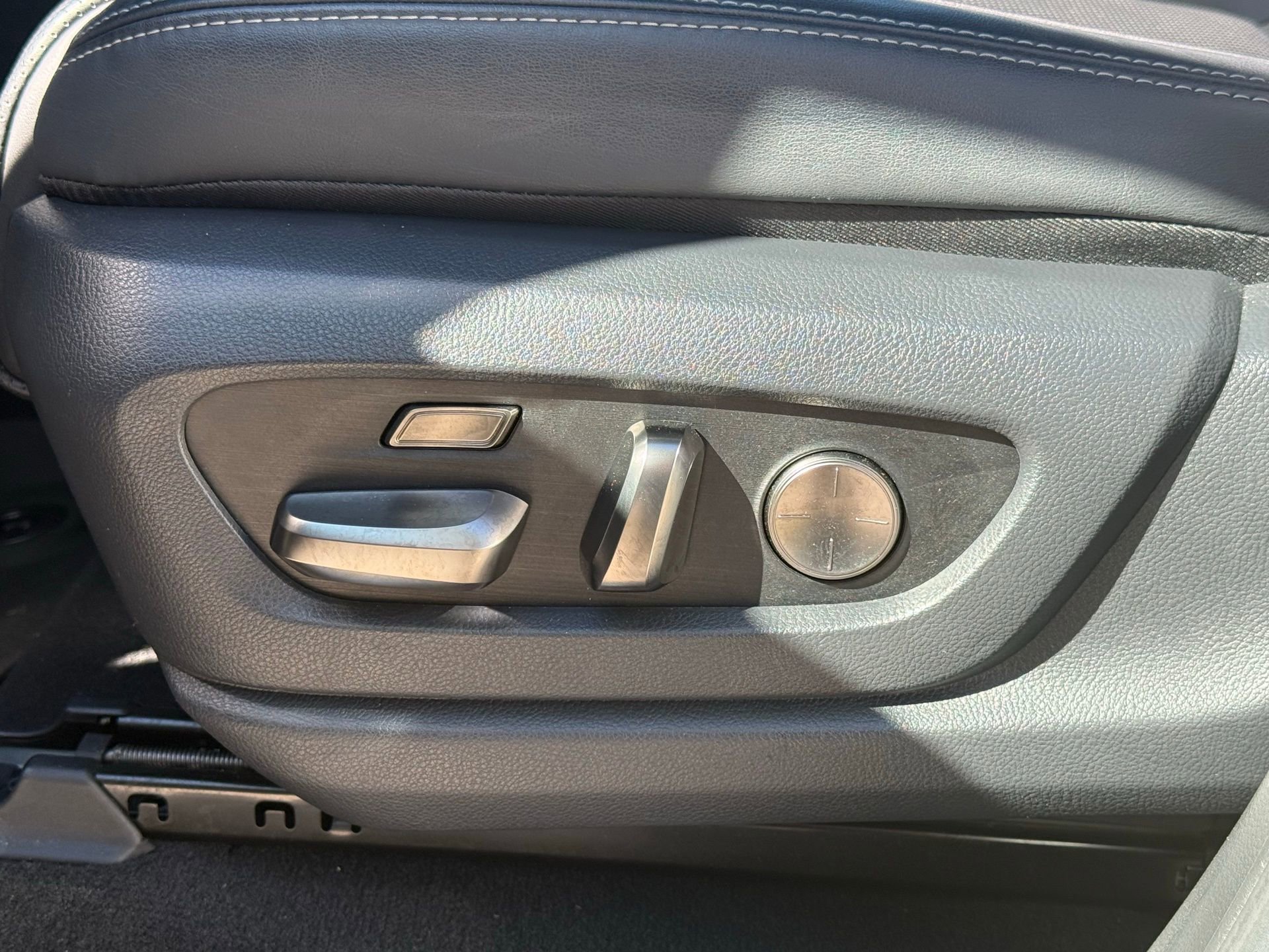 Used 2024 Lexus LX 600 F Sport image 32