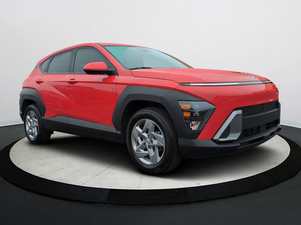 Certified 2025 Hyundai Kona SE image 2