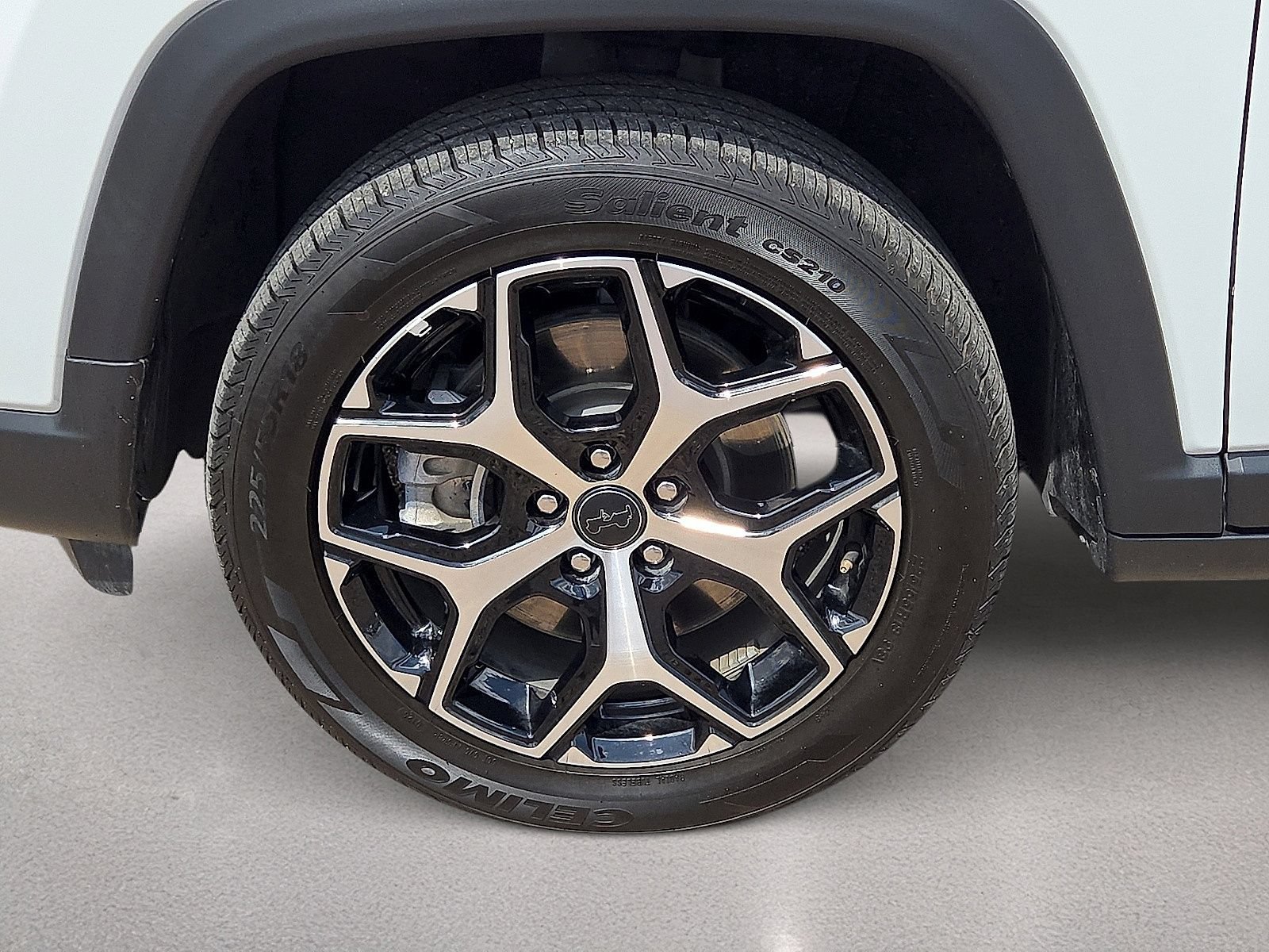 Used 2025 Jeep Compass Limited AWD/4WD image 10
