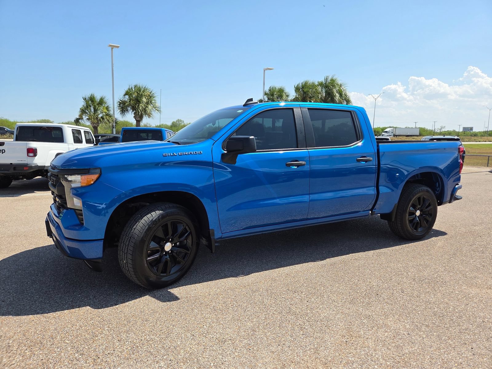 Used 2023 Chevrolet Silverado 1500 Custom RWD image 3