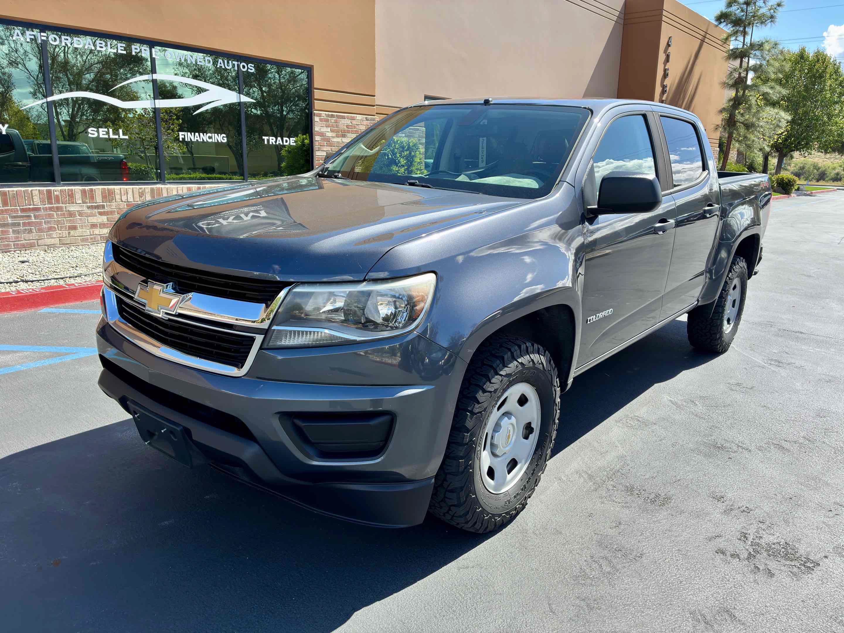 Used 2017 Chevrolet Colorado W/T w/ WT Convenience Package AWD/4WD image 4