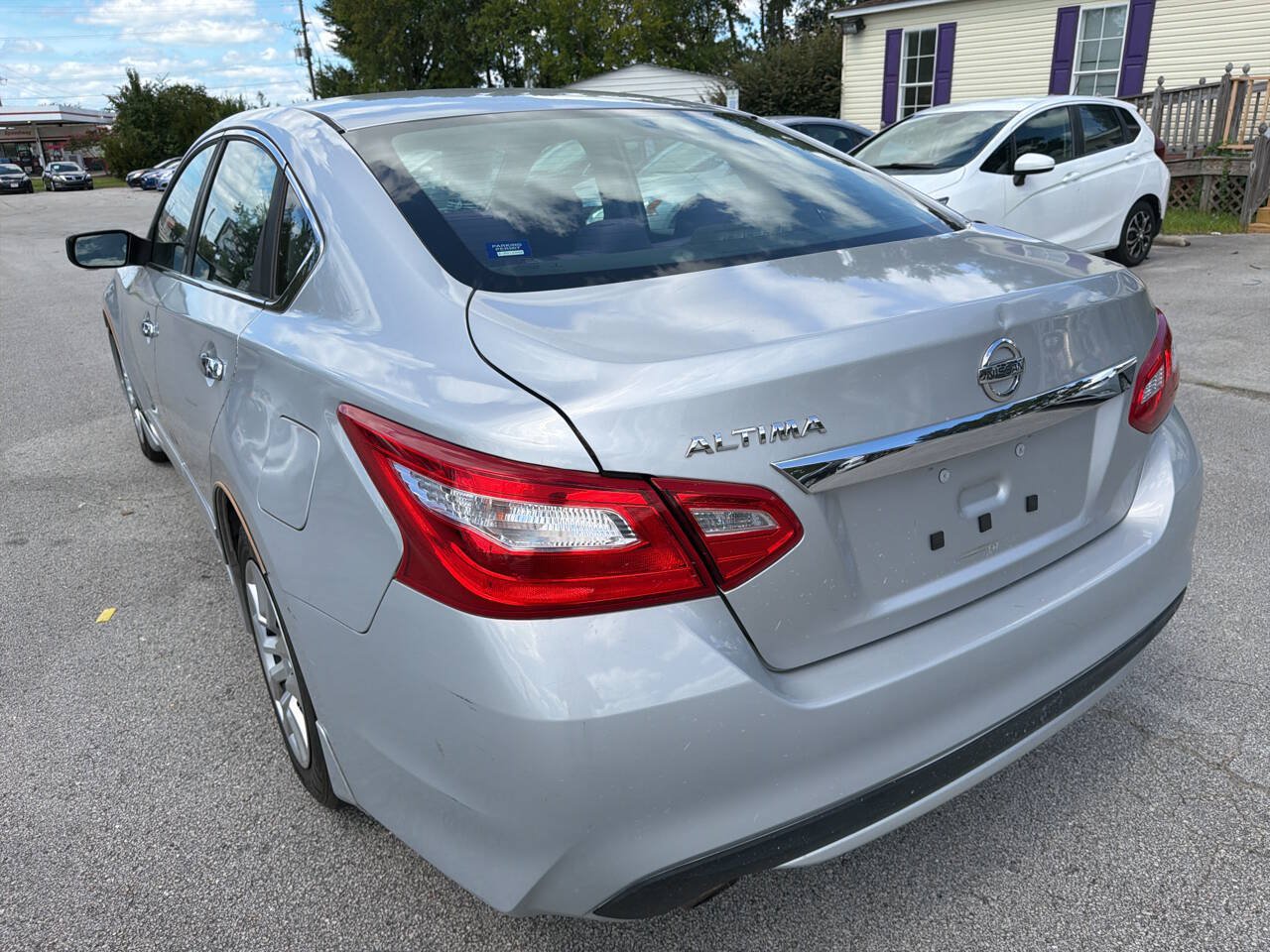 Used 2016 Nissan Altima 2.5 S w/ Power Driver Seat Package FWD image 7