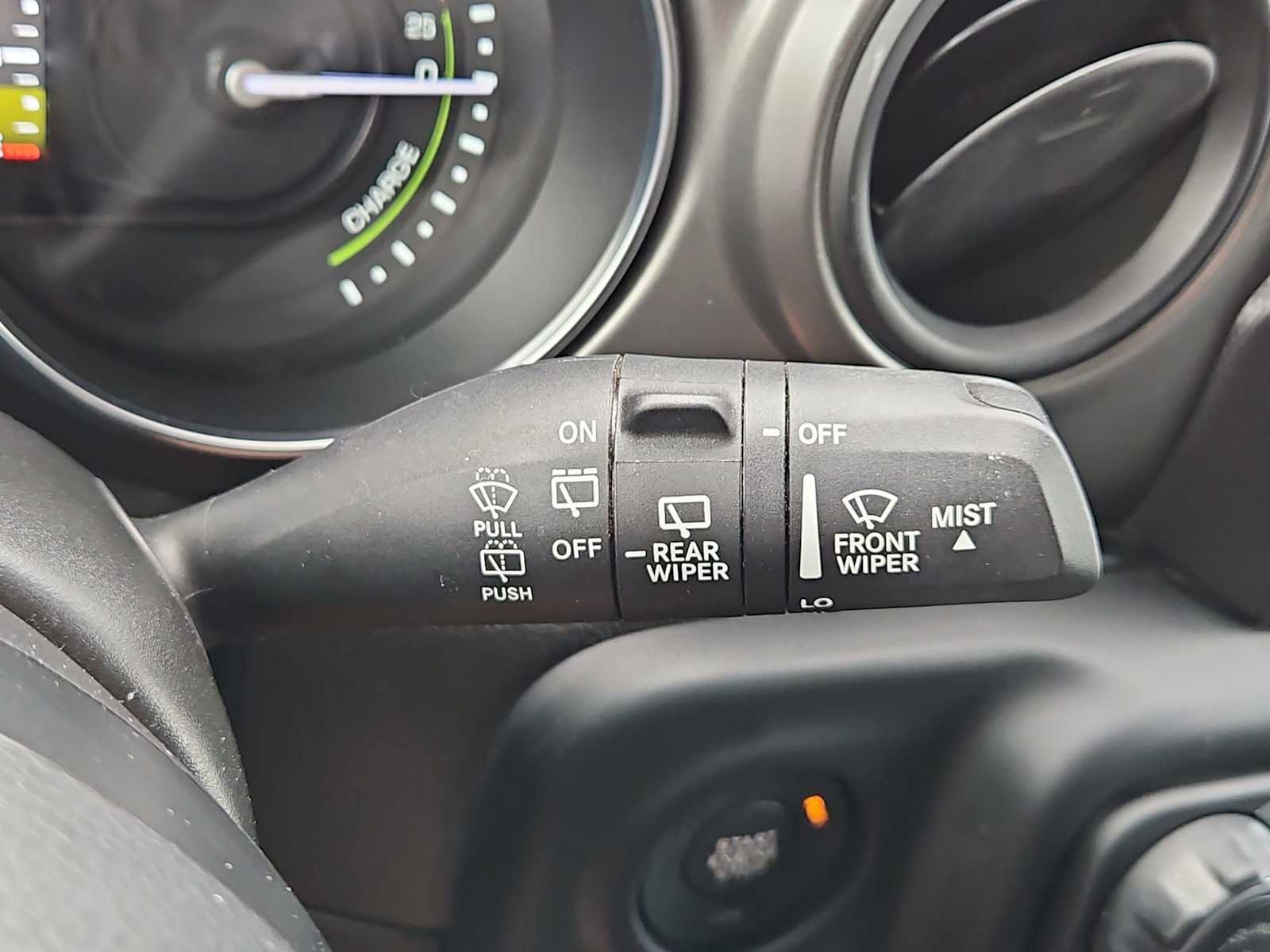 Used 2023 Jeep Wrangler Unlimited w/ Sun & Screen Package image 24