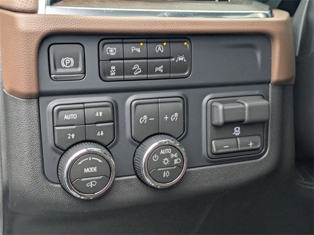 New 2026 Chevrolet Suburban High Country image 15