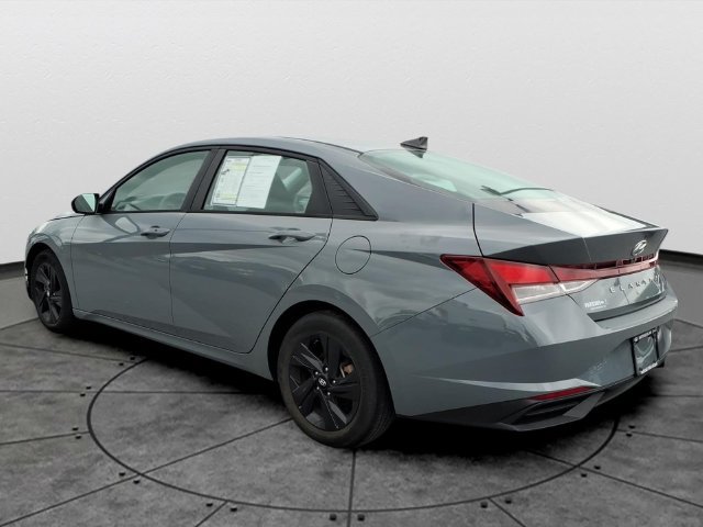 Used 2022 Hyundai Elantra SEL w/ Cargo Package FWD image 6
