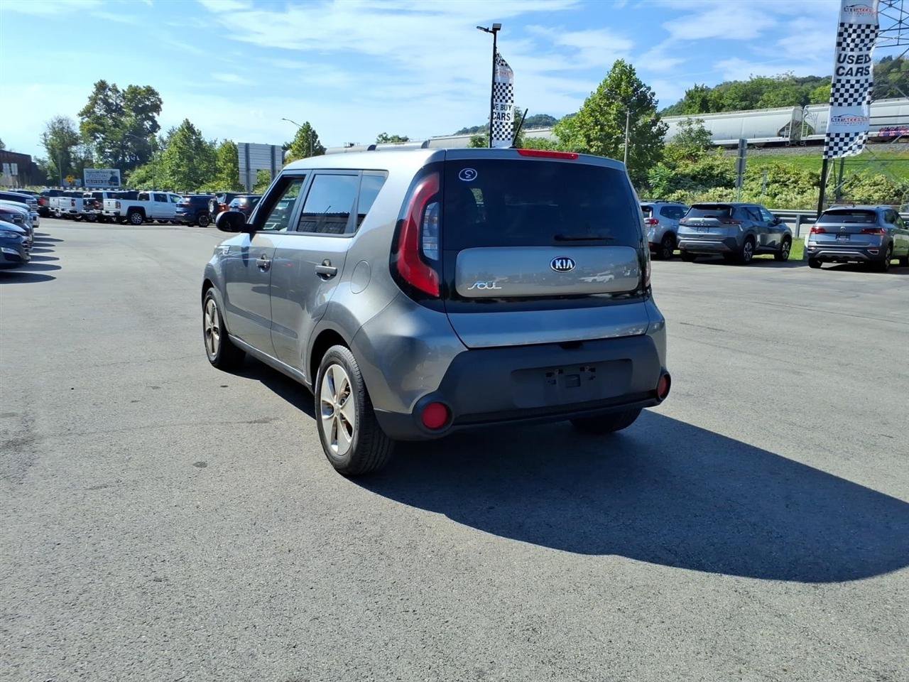 Used 2015 Kia Soul FWD image 4