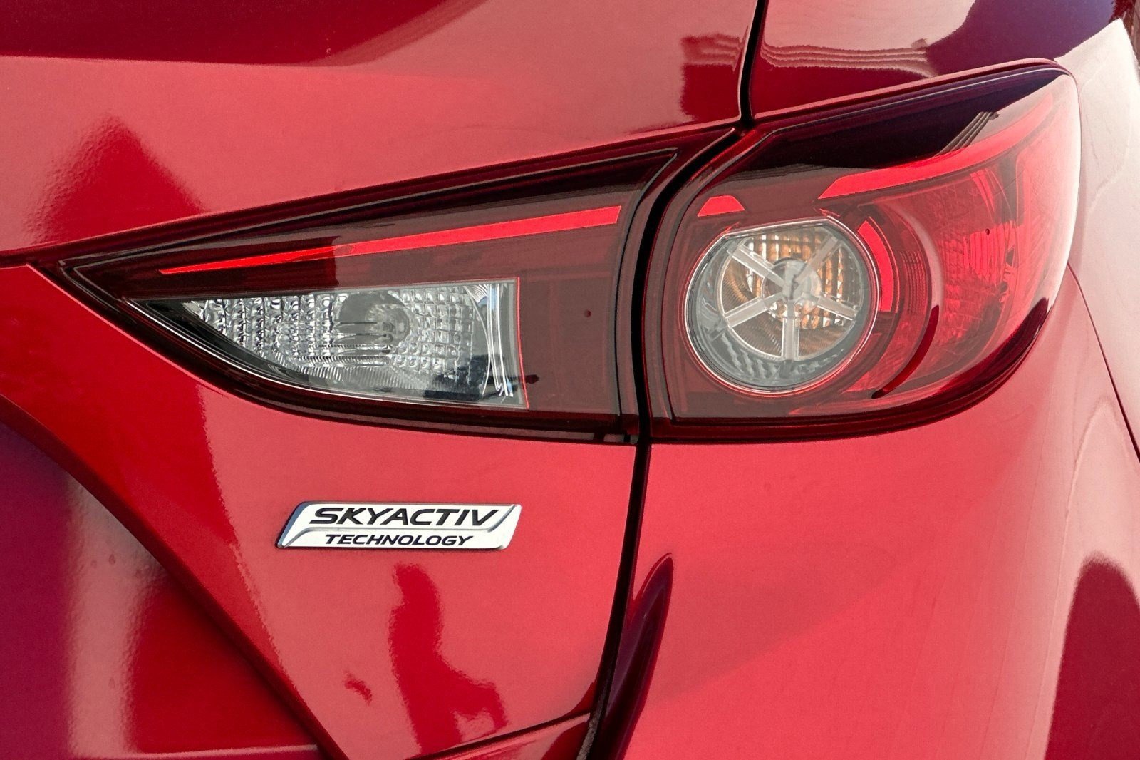 Used 2016 MAZDA MAZDA3 i Grand Touring image 12