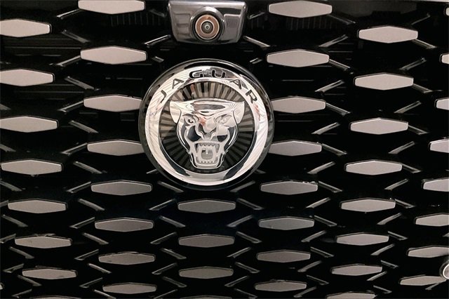 Certified 2025 Jaguar F-PACE R-Dynamic S image 32