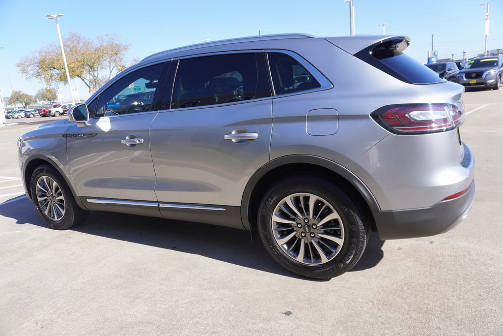 Used 2021 Lincoln Nautilus FWD w/ Equipment Group 101A image 4