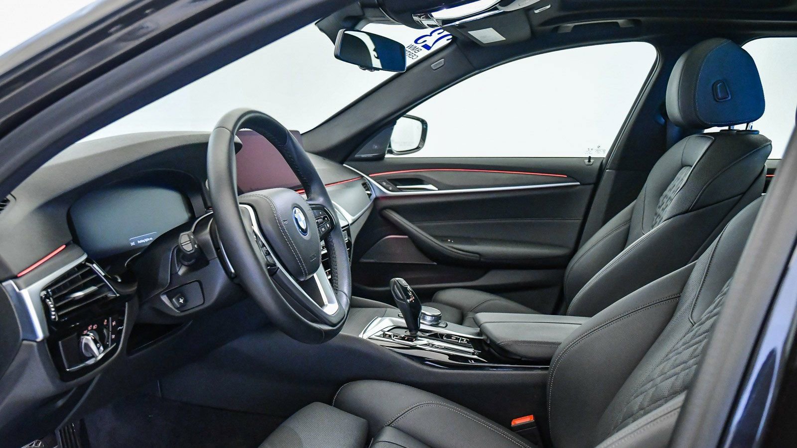 Certified 2023 BMW 530e w/ Premium Package image 18