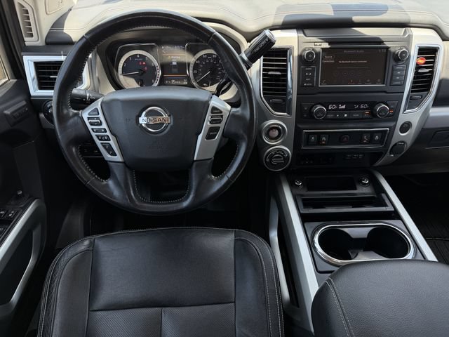 Used 2019 Nissan Titan PRO-4X w/ Pro-4x Convenience Package AWD/4WD image 12