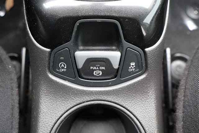 Used 2020 Jeep Compass Altitude image 19