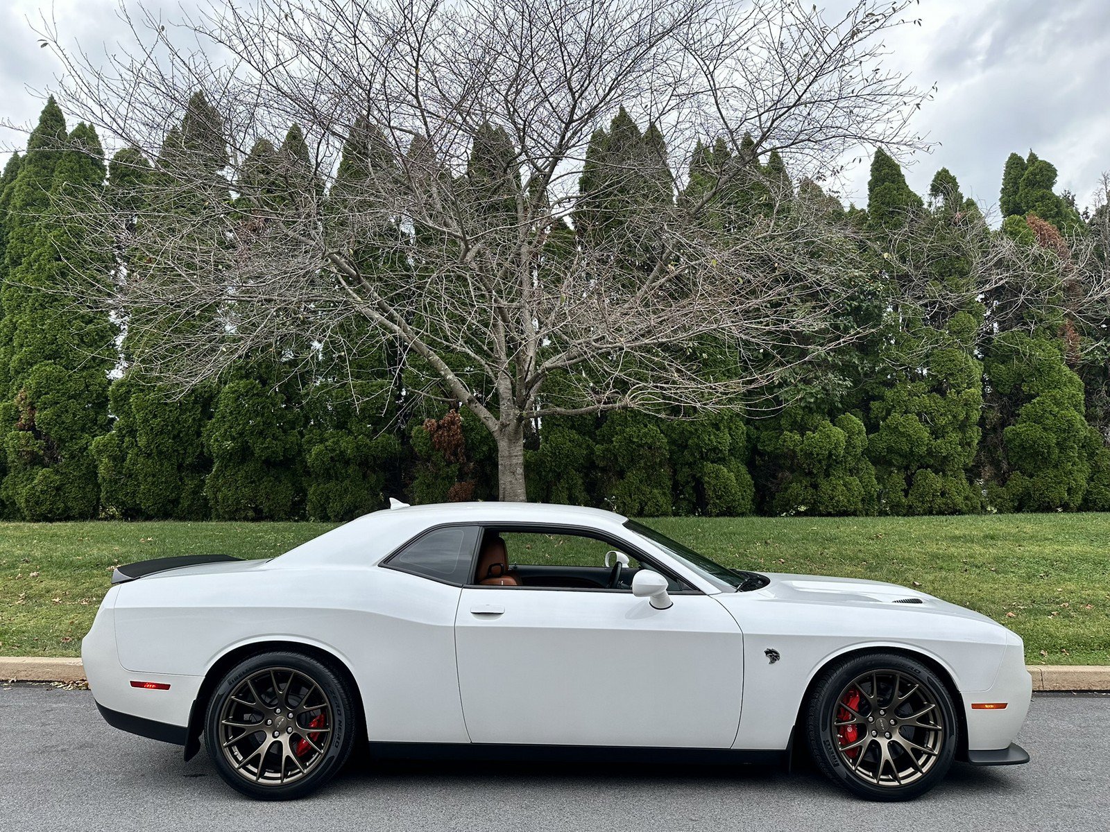Used 2015 Dodge Challenger SRT Hellcat RWD image 50