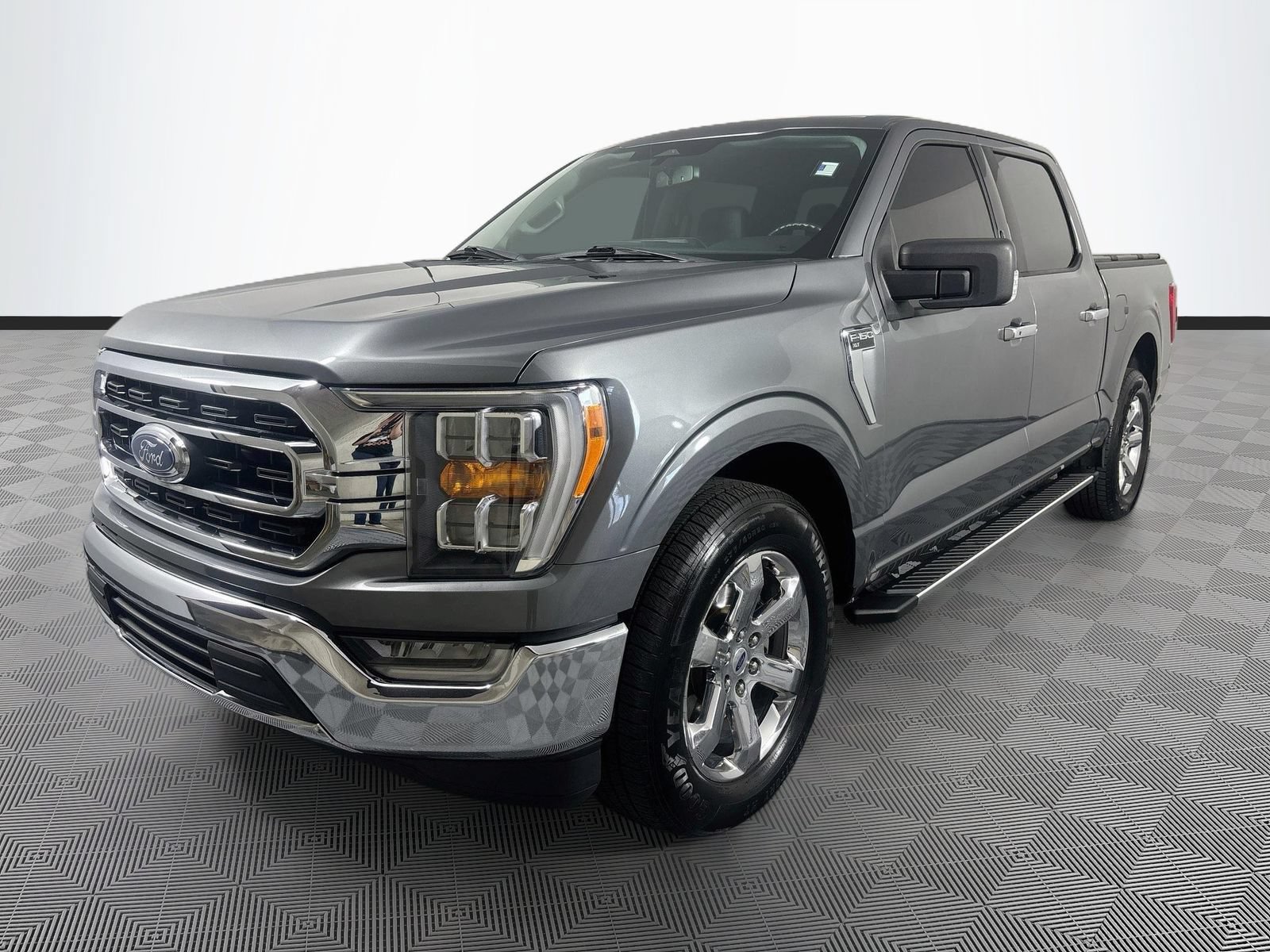 Used 2023 Ford F150 XLT w/ Equipment Group 302A High RWD image 3
