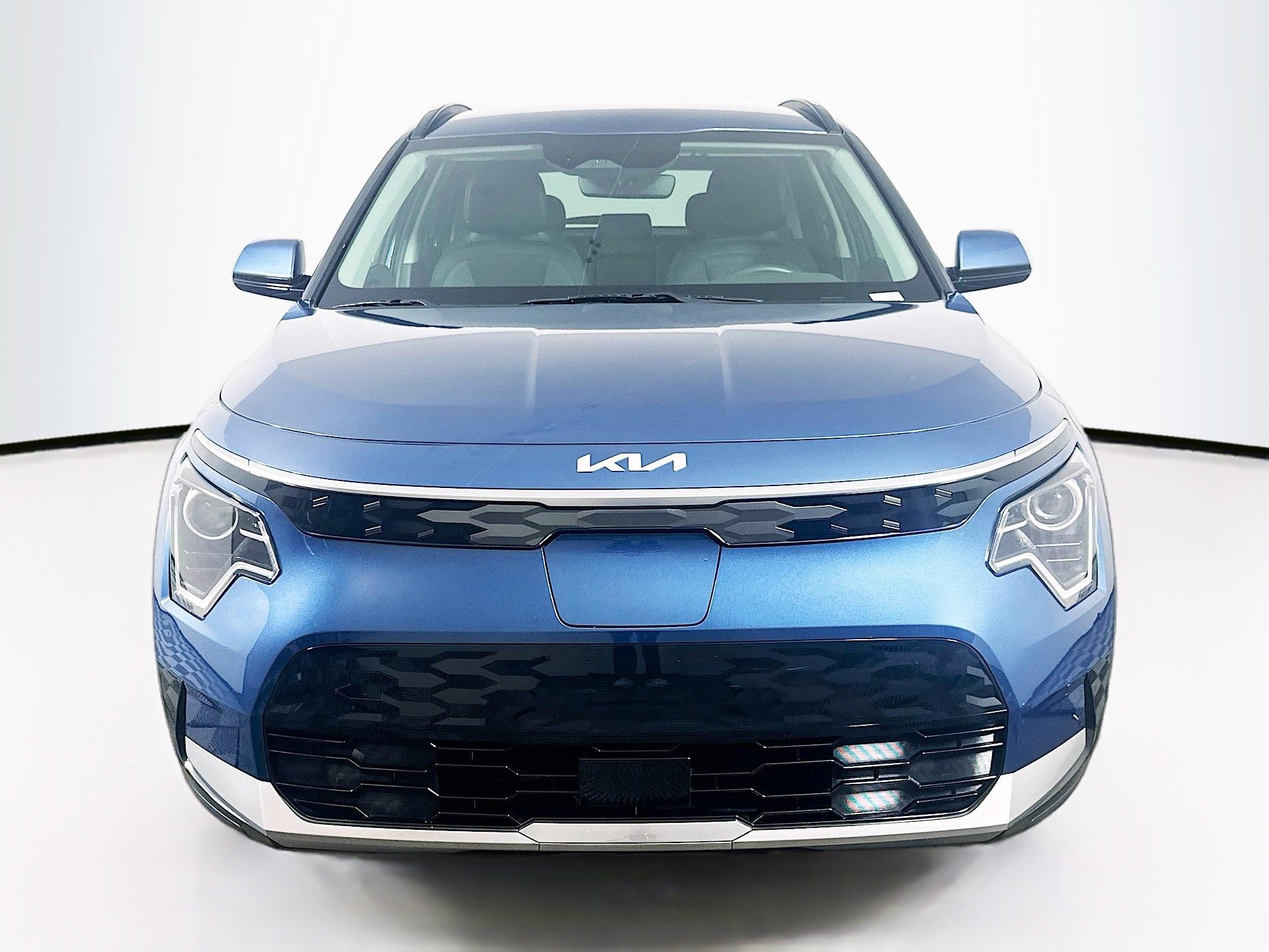 Used 2023 Kia Niro Wind FWD image 2