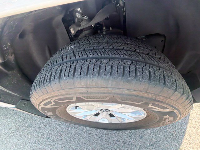 Used 2024 Nissan Frontier SV AWD/4WD image 12
