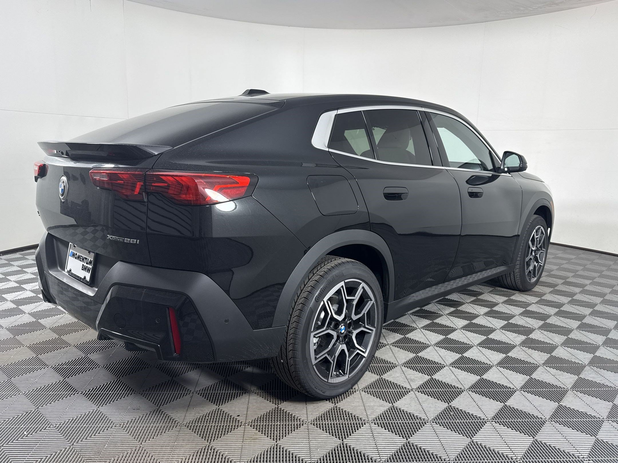 New 2026 BMW X2 xDrive28i w/ Technology Package AWD/4WD image 9