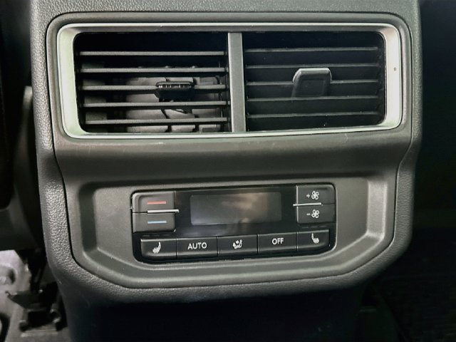 Used 2024 Volkswagen Atlas SEL AWD/4WD image 27