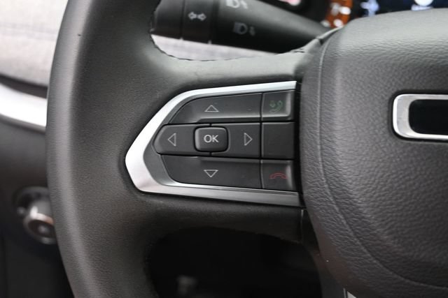 Used 2024 Jeep Compass Latitude AWD/4WD image 28
