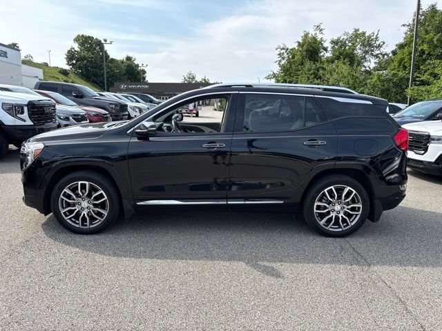 Used 2023 GMC Terrain Denali AWD/4WD image 2