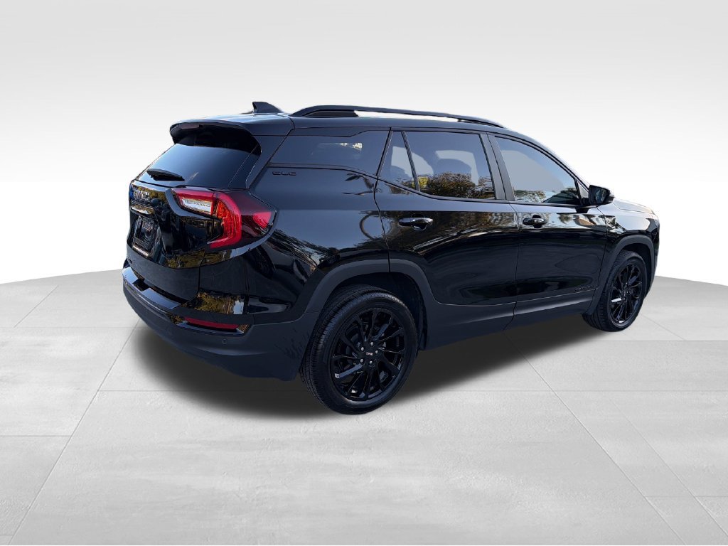 Used 2023 GMC Terrain SLE w/ Elevation Edition FWD image 8