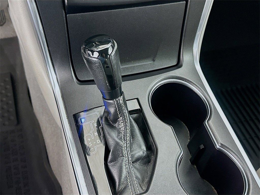 Used 2017 Toyota Camry XLE image 16