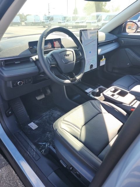 New 2025 Ford Mustang Mach-E Premium image 32
