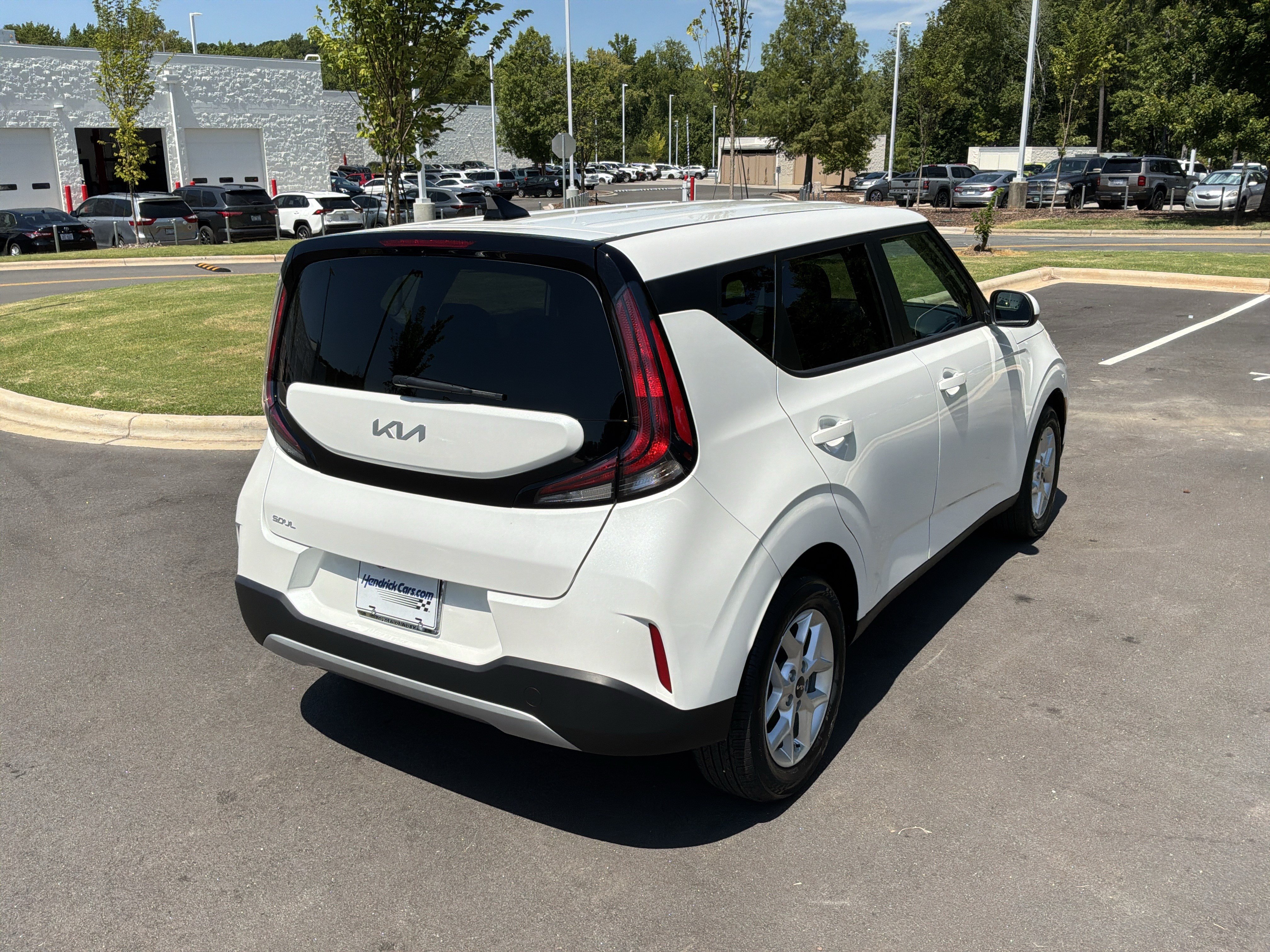 Used 2025 Kia Soul LX w/ LX Technology Package FWD image 10
