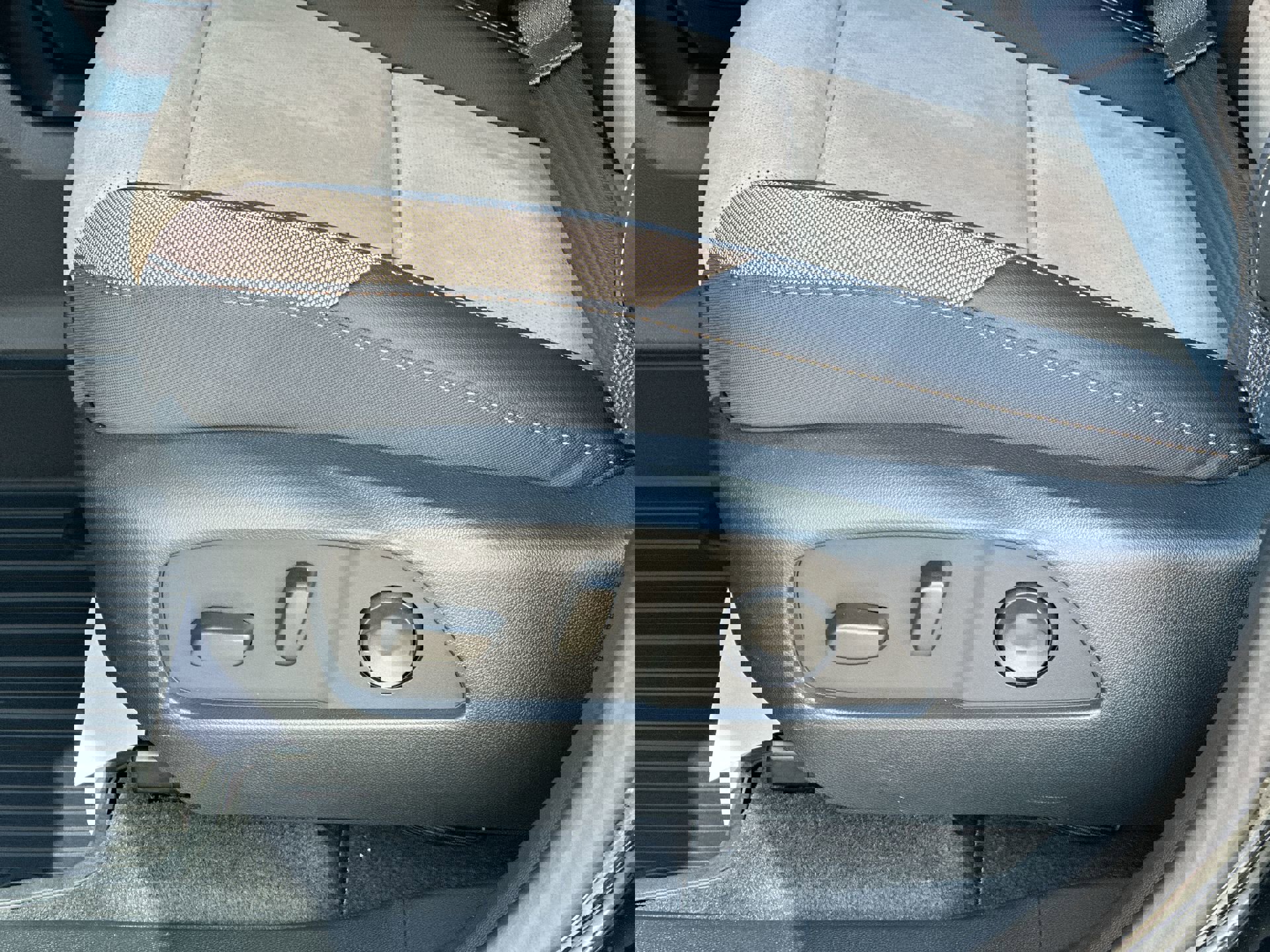 New 2026 Chevrolet Equinox ACTIV w/ Convenience Package III image 19