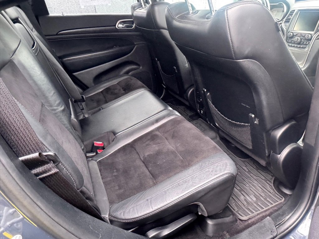 Used 2017 Jeep Grand Cherokee Altitude image 13
