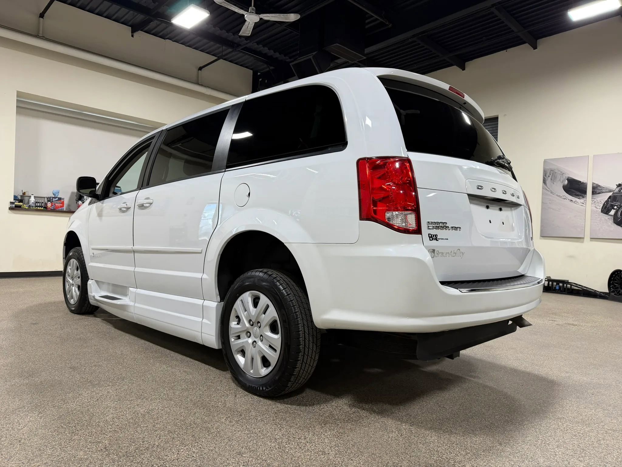 Used 2015 Dodge Grand Caravan SE w/ Quick Order Package 29E SE FWD image 13