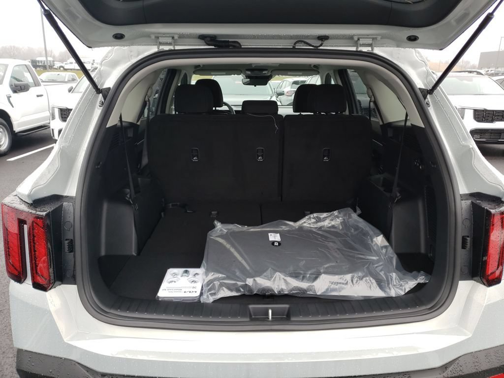 New 2026 Kia Sorento LX FWD image 7