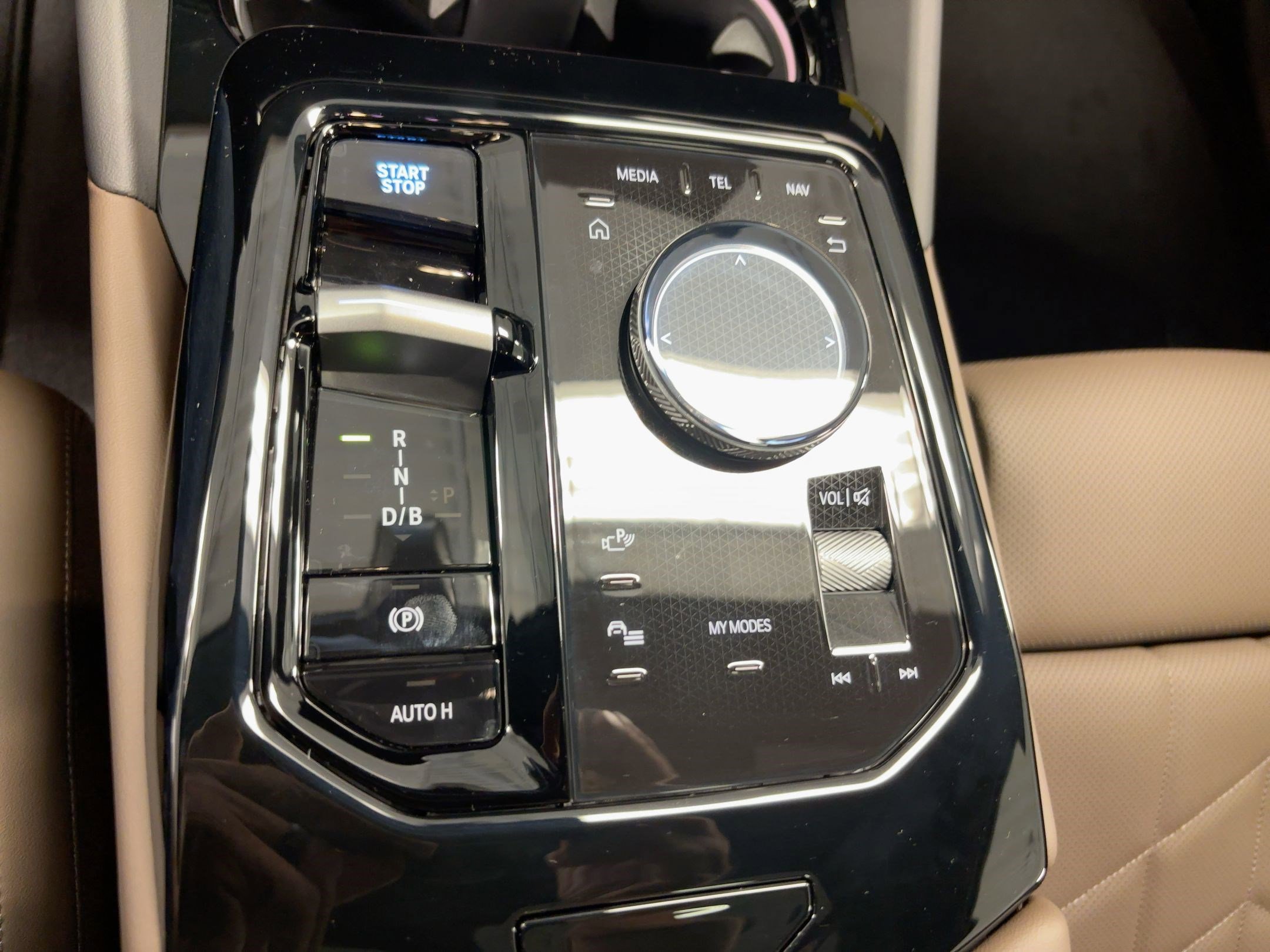 Used 2026 BMW i5 eDrive40 w/ M Sport Package image 16